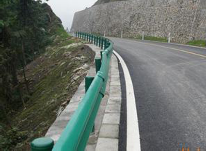 公路防护栏